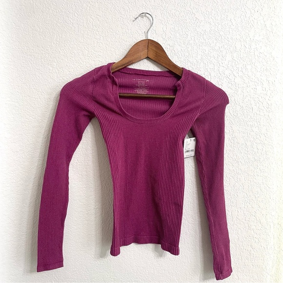 NWT Free People Womens Shirt Clean Slate Seamless Boysenberry Size Medium Large - Picture 2 of 10